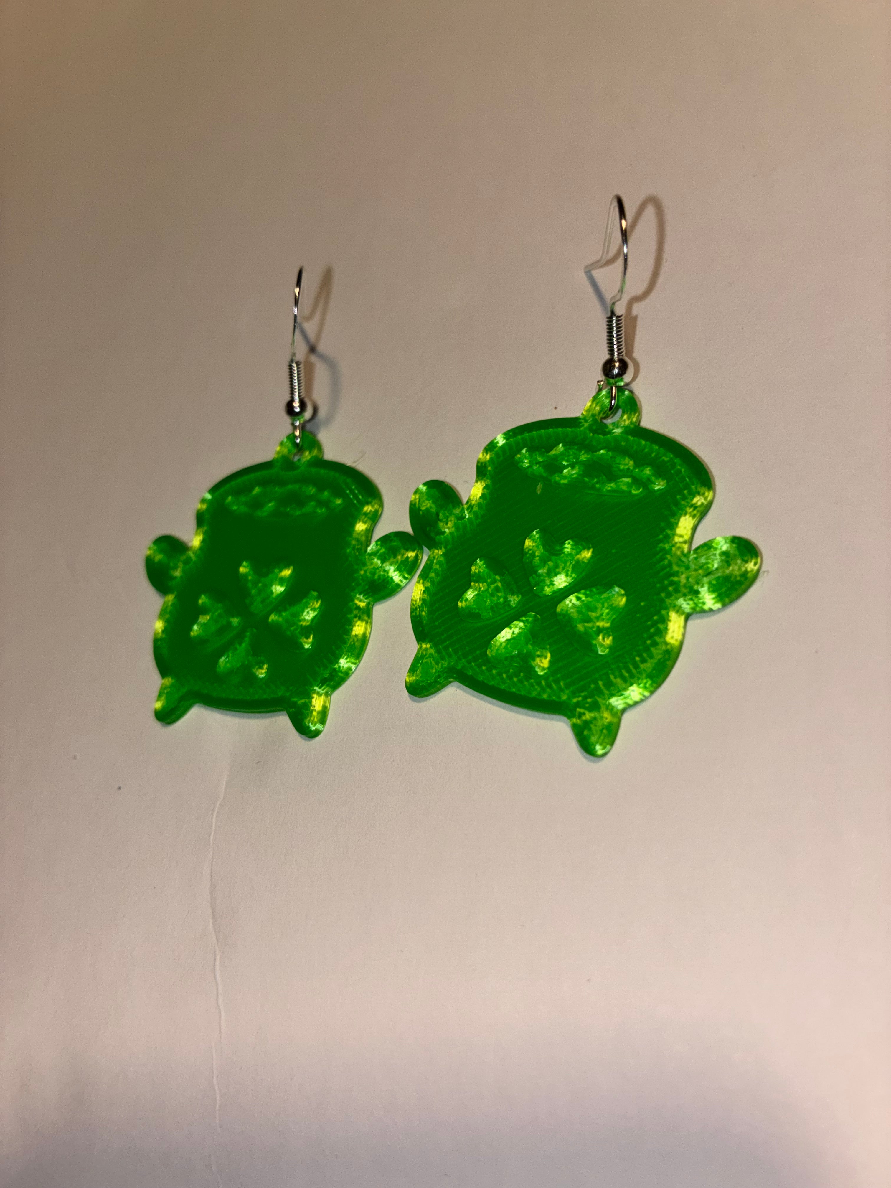 🍀 Pot of Gold Earrings – Lucky & Lightweight! 🍀