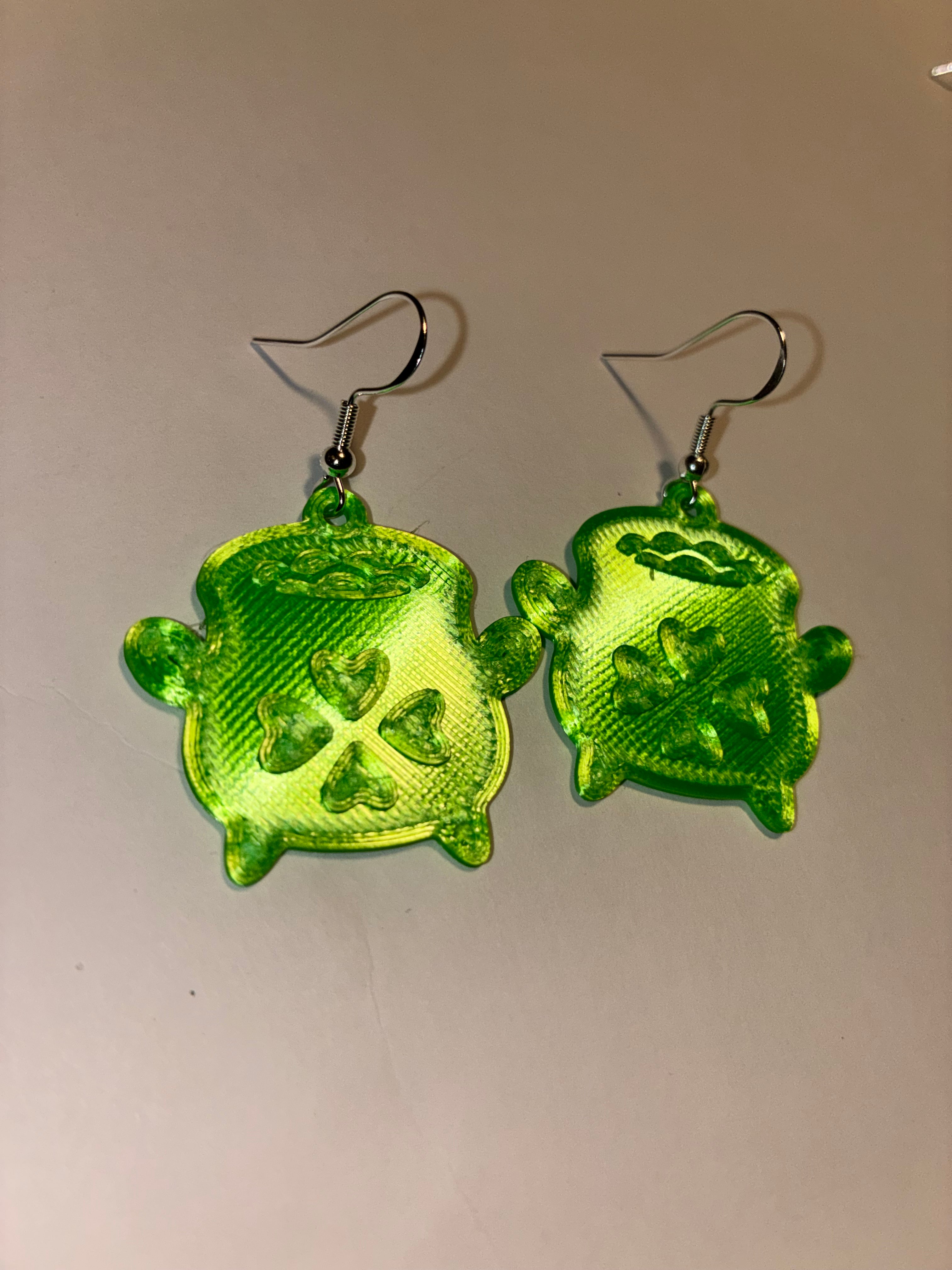 🍀 Pot of Gold Earrings – Lucky & Lightweight! 🍀