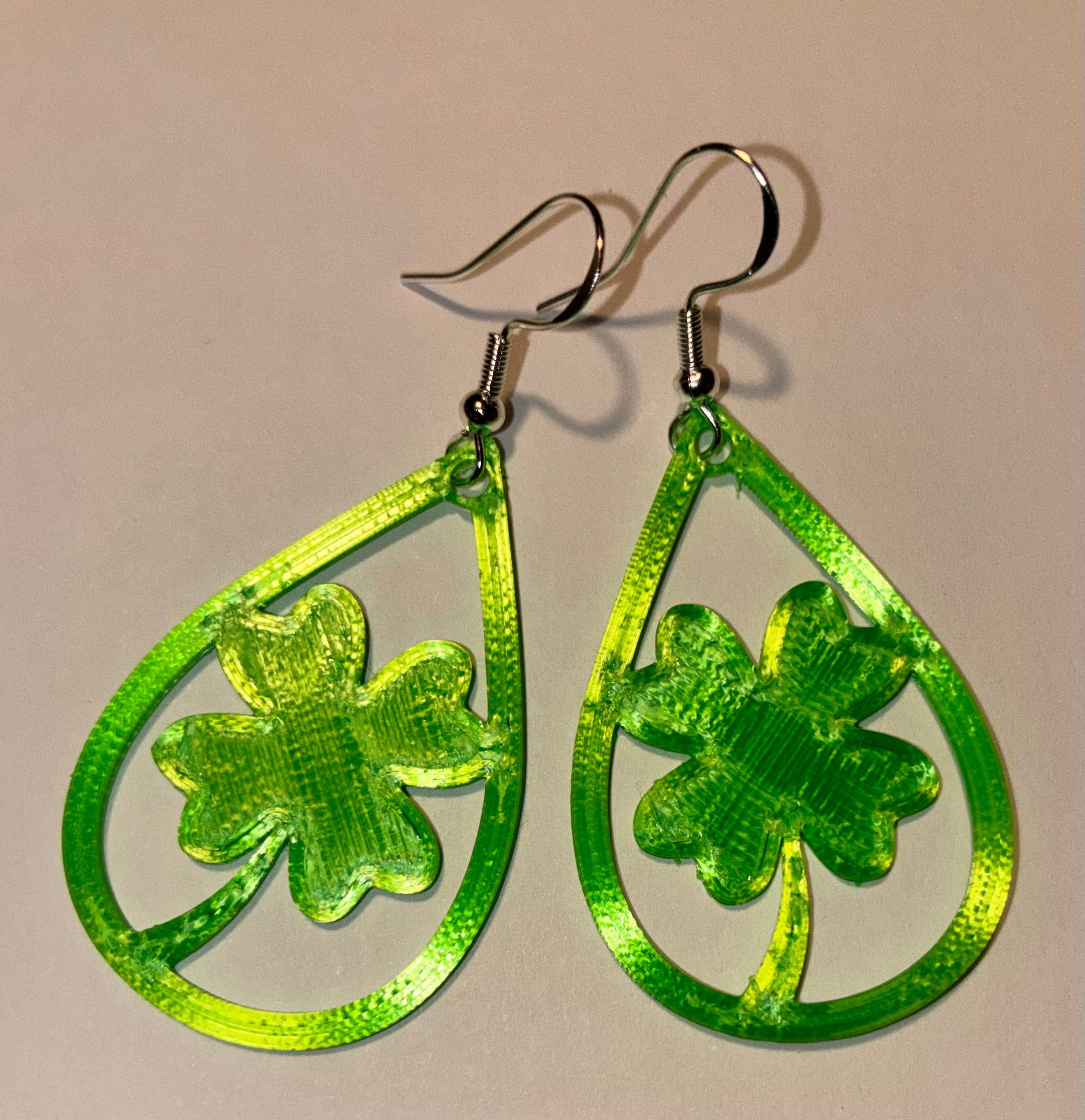 🍀 Clover Earrings – Lucky & Lightweight! 🍀