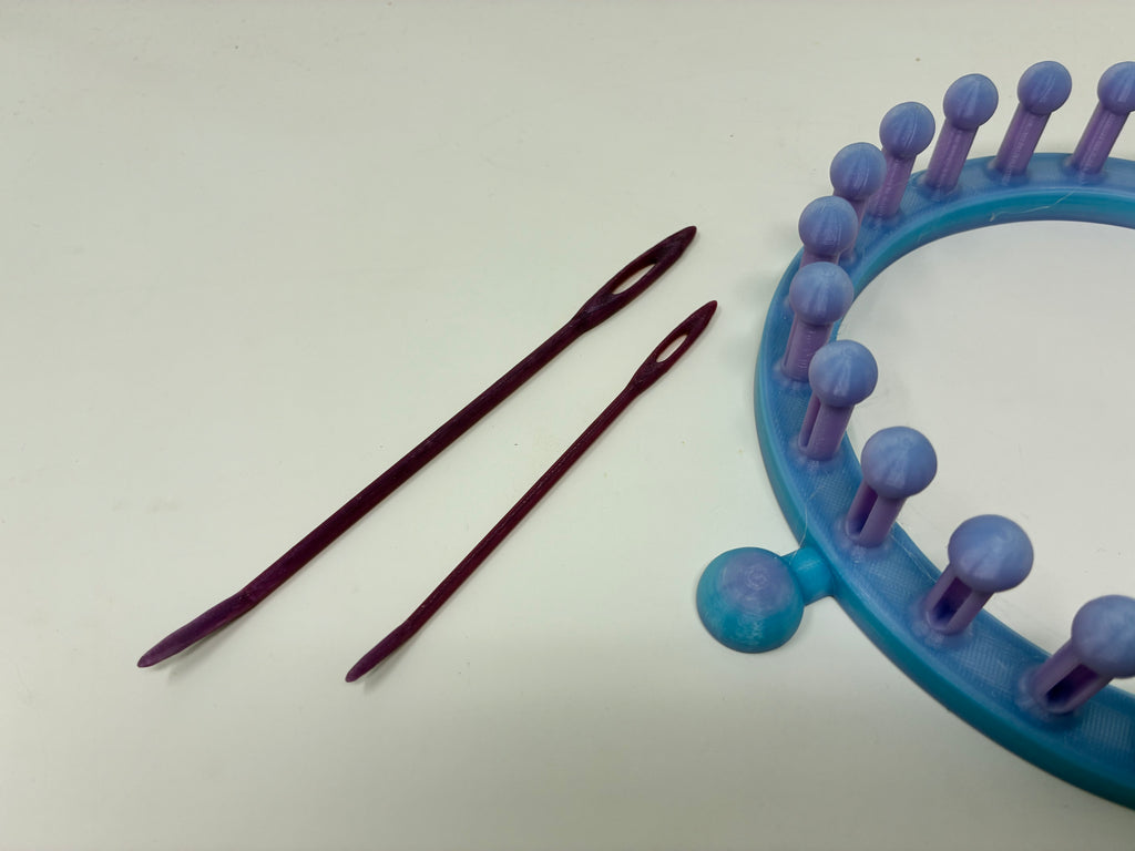 24 Peg Knitting Loom & Darning Needle Set