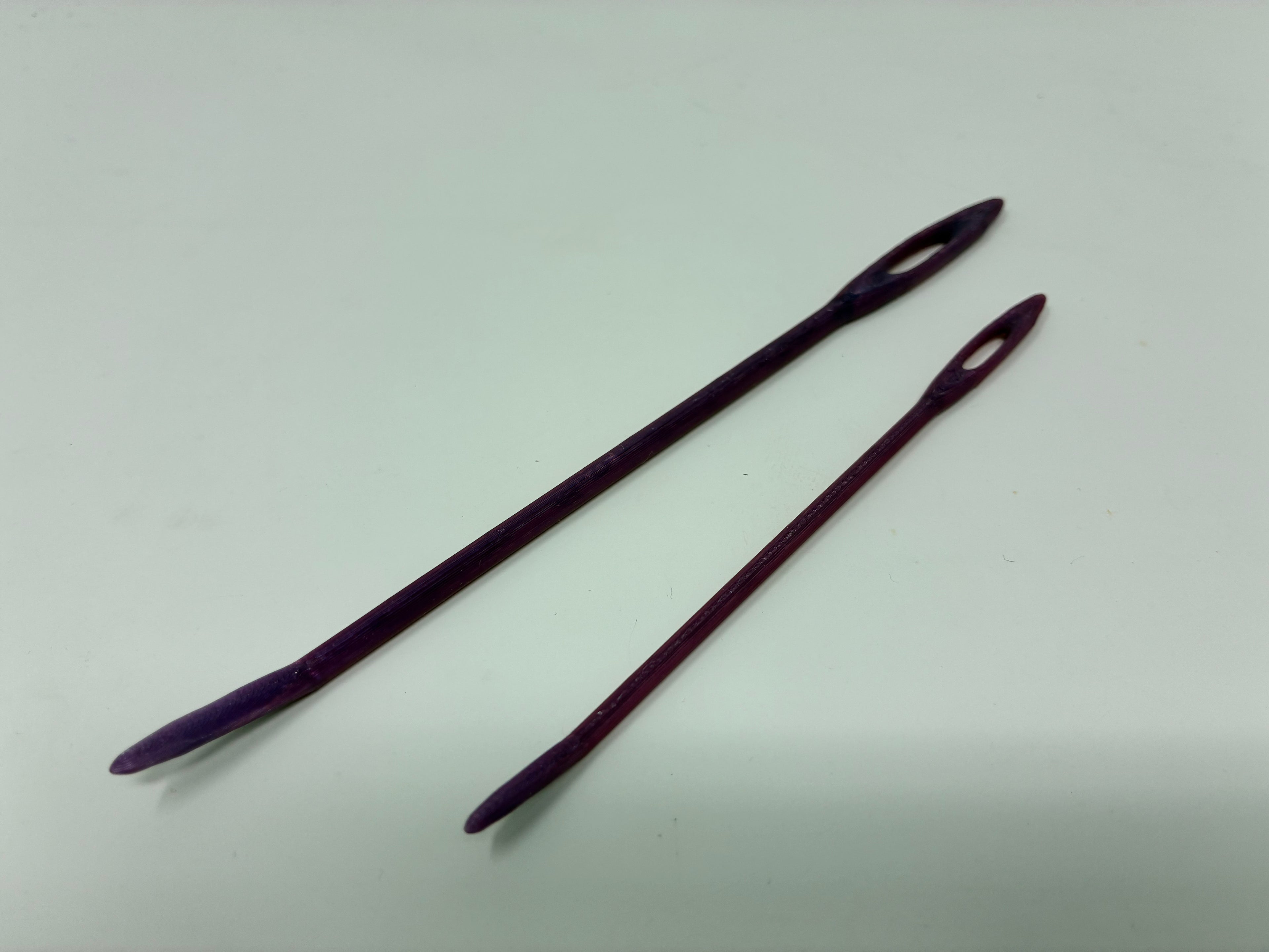 12 Peg Knitting Loom & Darning Needle Set