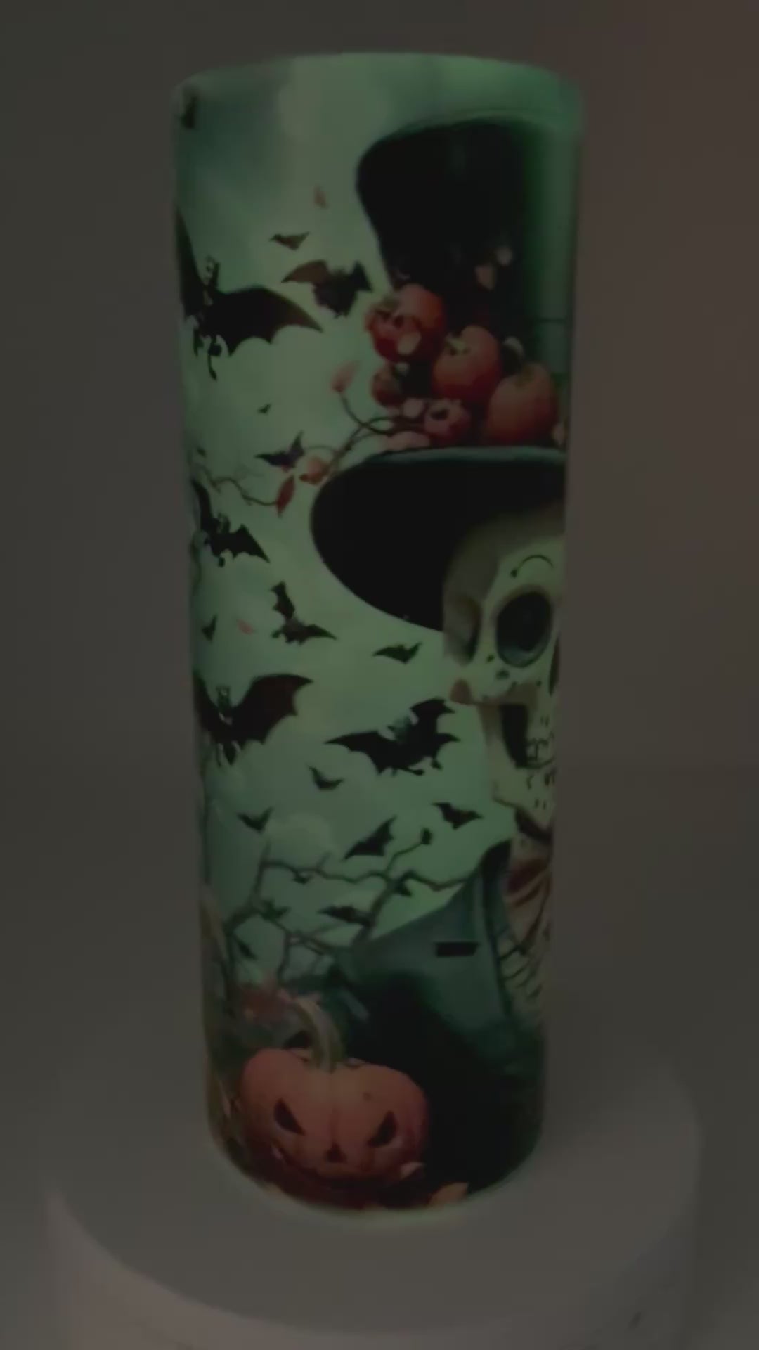 Glow in the Dark Skull 20 Oz Tumbler With Lid And Straw